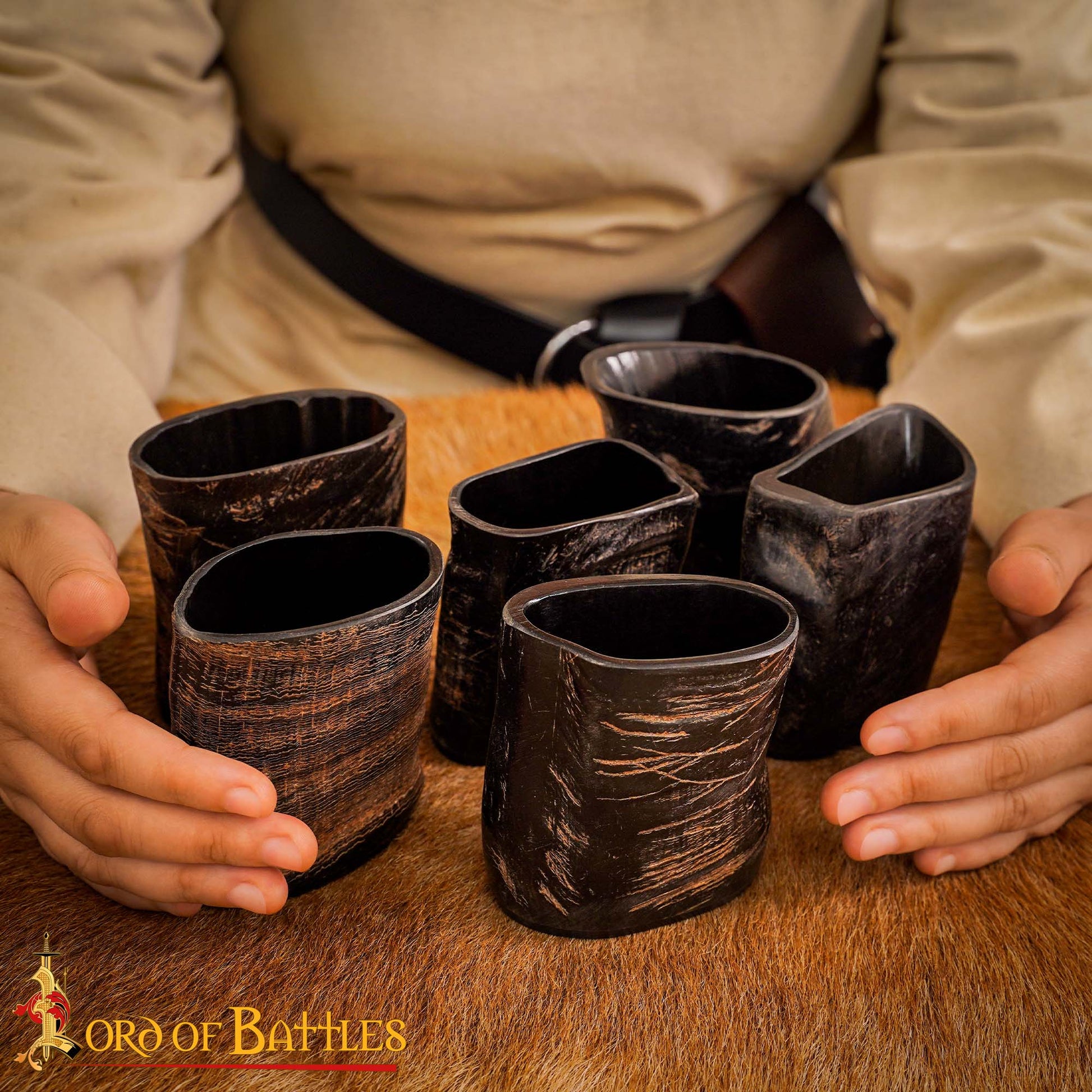 Juego de Vasos de Chupito de Cuerno Vikingo - Cuerno de Búfalo Pulido (6 Piezas, ~68 Ml) - Imagen 2