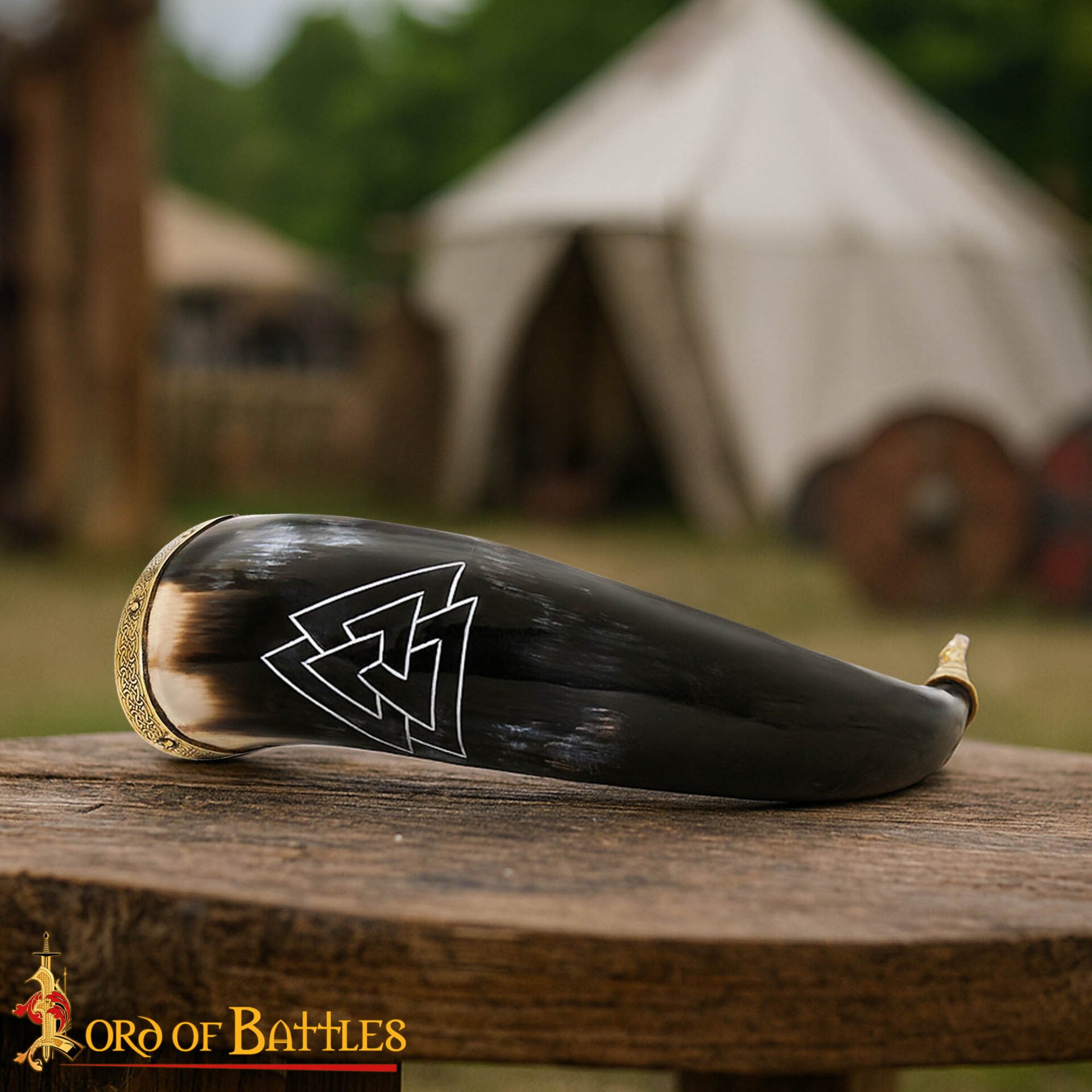 Cuerno para Beber Vikingo con Grabado Valknut - Cuerno de Buey Natural Pulido con Borde y Punta de Latón - Imagen 5