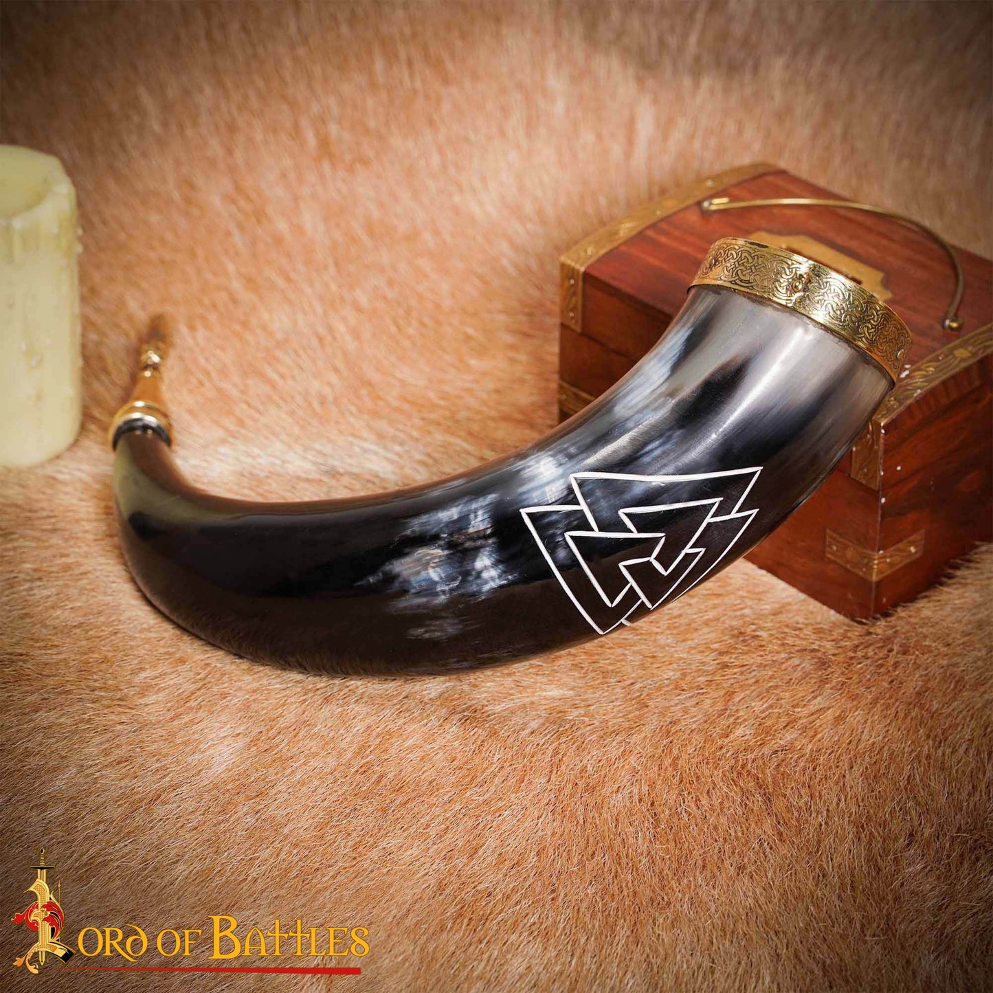 Cuerno para Beber Vikingo con Grabado Valknut - Cuerno de Buey Natural Pulido con Borde y Punta de Latón - Imagen 6