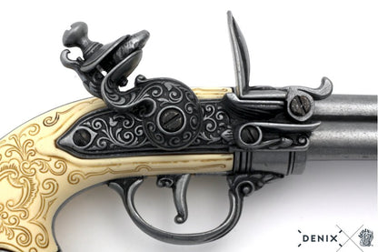 Imagen de PISTOLA DE CHISPA DE 3 CAÑONES, ITALIA 1680 1016G,Réplica no funcional parte de nuestra colección en Espadas y más, sitio oficial.