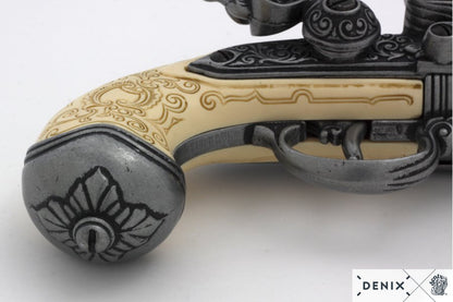 Imagen de PISTOLA DE CHISPA DE 3 CAÑONES, ITALIA 1680 1016G,Réplica no funcional parte de nuestra colección en Espadas y más, sitio oficial.