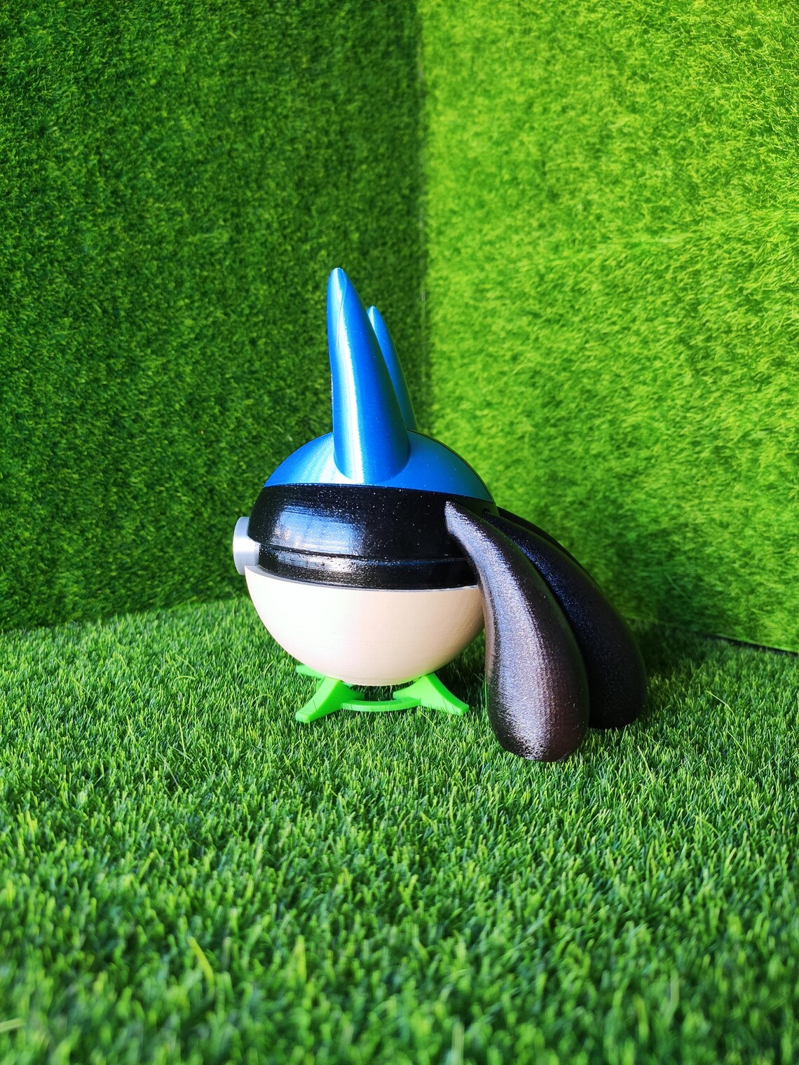 Imagen de Pokeball Artesanal Lucario parte de nuestra colección en Espadas y más, sitio oficial. Esta imagen describe  pokeball