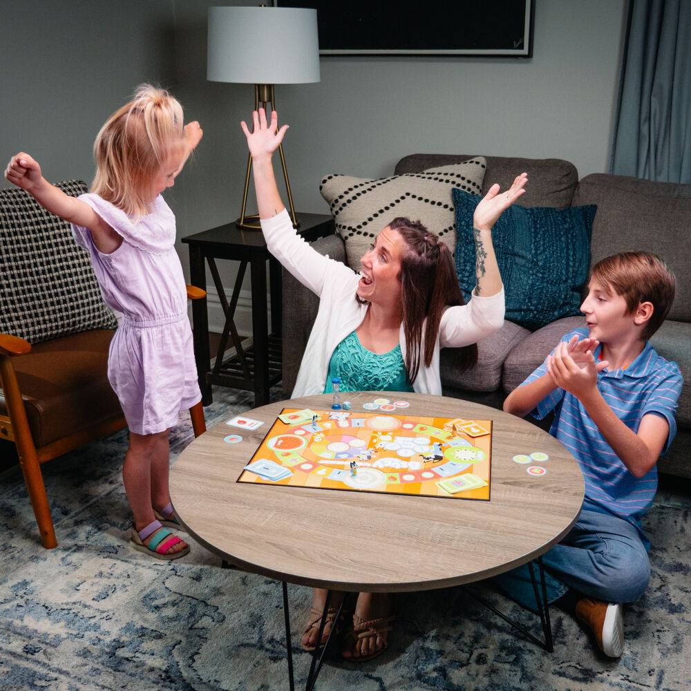 Imagen de Juego De Mesa Busqueda Del Tesoro Bluey Español parte de nuestra colección en Espadas y más, sitio oficial.