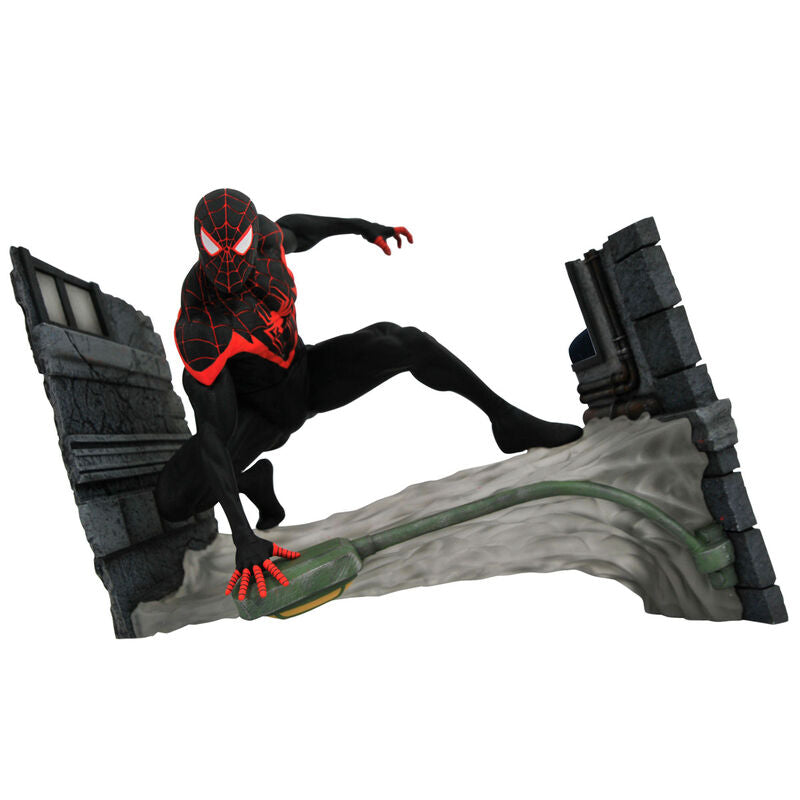 Imagen de Figura Miles Morales Spiderman Marvel Comic Gallery 18Cm parte de nuestra colección en Espadas y más, sitio oficial.