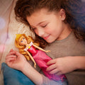 Imagen de Muñeca Brillo Real Aurora La Bella Durmiente Disney parte de nuestra colección en Espadas y más, sitio oficial.