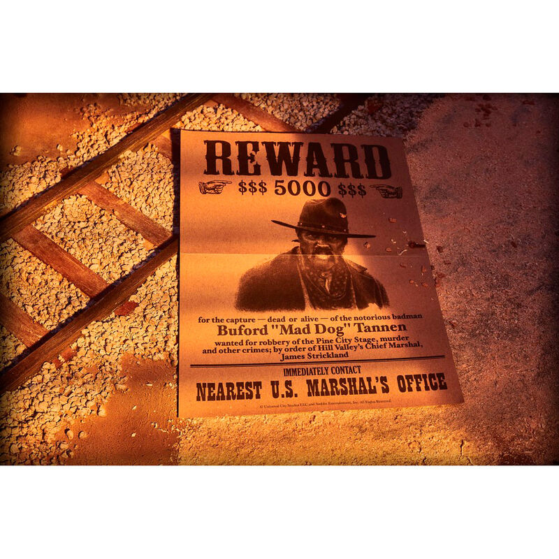 Imagen de Kit Time Travel Memories Regreso Al Futuro Standard Edition parte de nuestra colección en Espadas y más, sitio oficial.