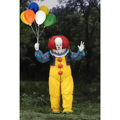 Imagen de Figura Ultimate Pennywise 1990 It 18Cm parte de nuestra colección en Espadas y más, sitio oficial.