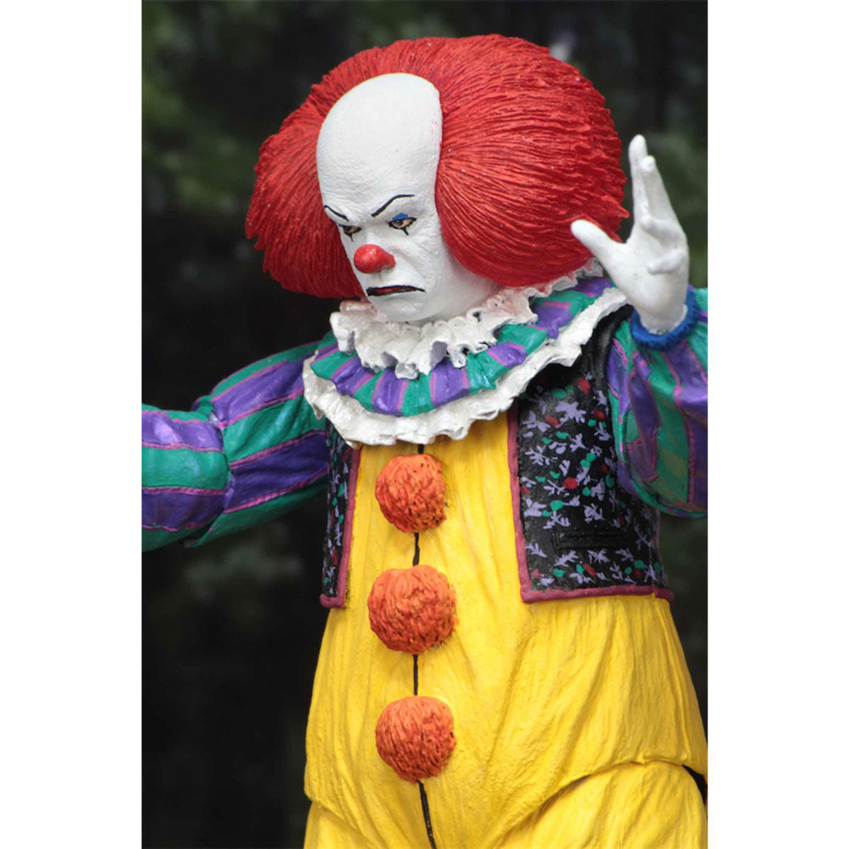 Imagen de Figura Ultimate Pennywise 1990 It 18Cm parte de nuestra colección en Espadas y más, sitio oficial.