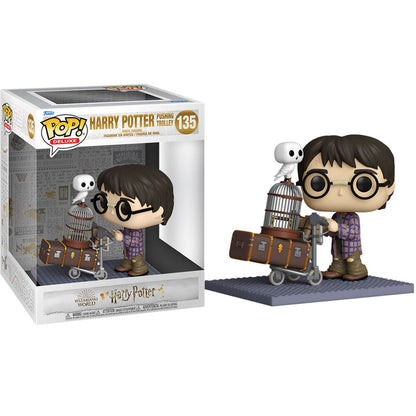 Imagen de Figura Pop Harry Potter Anniversary Harry Pushing Trolley parte de nuestra colección en Espadas y más, sitio oficial.
