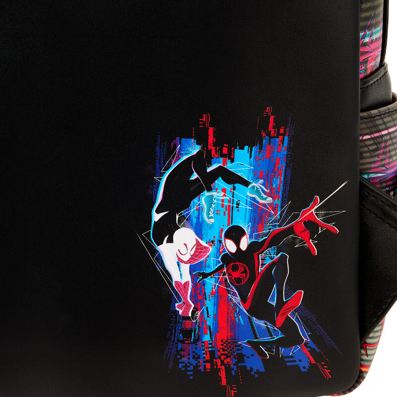 Imagen de Mochila Lenticular Cruzando El Multiverso Spiderman Marvel Loungefly 27Cm parte de nuestra colección en Espadas y más, sitio oficial.
