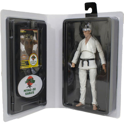 Imagen de Figura Daniel Larusso Cobra Kai Sdcc 2022 Exclusive 18Cm parte de nuestra colección en Espadas y más, sitio oficial.