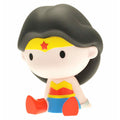 Imagen de Figura Hucha Wonder Woman Chibi La Liga De La Justicia Dc Comics 15Cm parte de nuestra colección en Espadas y más, sitio oficial.