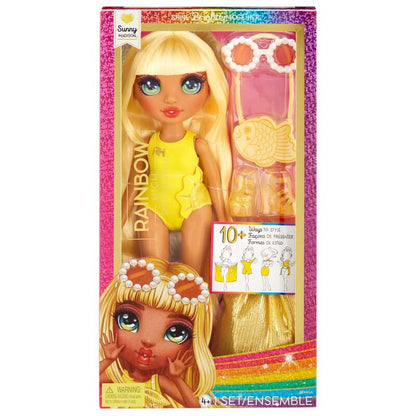 Imagen de Muñeca Sunny Bajo El Sol Rainbow High 25Cm parte de nuestra colección en Espadas y más, sitio oficial.