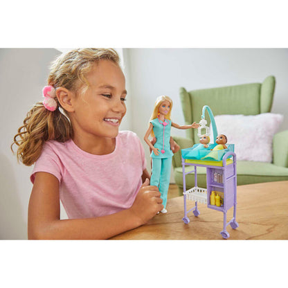 Imagen de Muñeca Doctora De Bebes Barbie parte de nuestra colección en Espadas y más, sitio oficial.