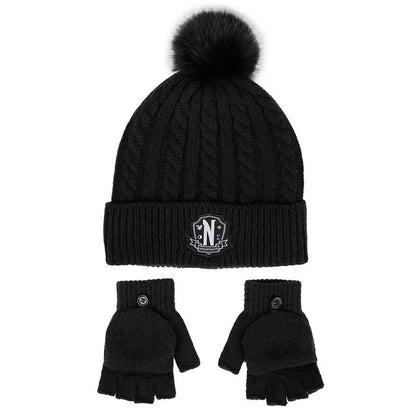 Imagen de Set Gorro Y Guantes Miercoles parte de nuestra colección en Espadas y más, sitio oficial.