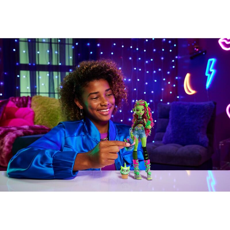 Imagen de Muñeca Venus Mcflytrap Monster High parte de nuestra colección en Espadas y más, sitio oficial.