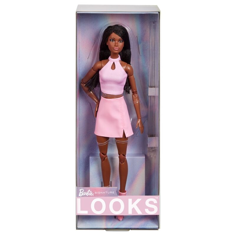 Imagen de Muñeca Trenzas Signature Barbie parte de nuestra colección en Espadas y más, sitio oficial.