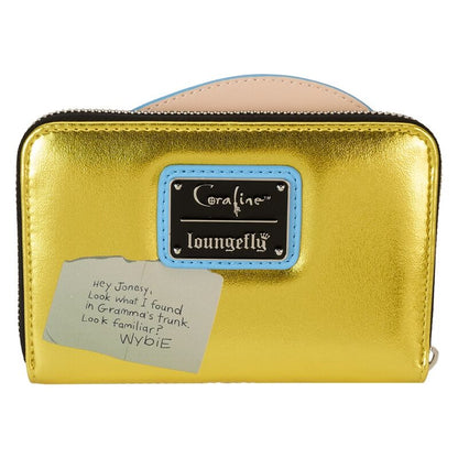 Imagen de Cartera Muñeca Coraline Loungefly parte de nuestra colección en Espadas y más, sitio oficial.