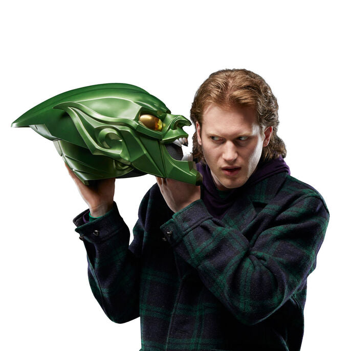 Imagen de Casco Premium Duende Verde Spiderman No Way Home Marvel parte de nuestra colección en Espadas y más, sitio oficial.