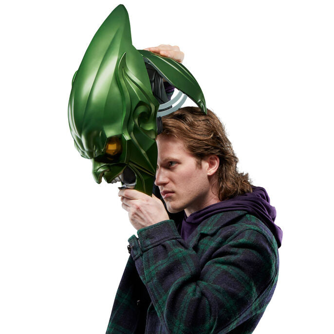Imagen de Casco Premium Duende Verde Spiderman No Way Home Marvel parte de nuestra colección en Espadas y más, sitio oficial.