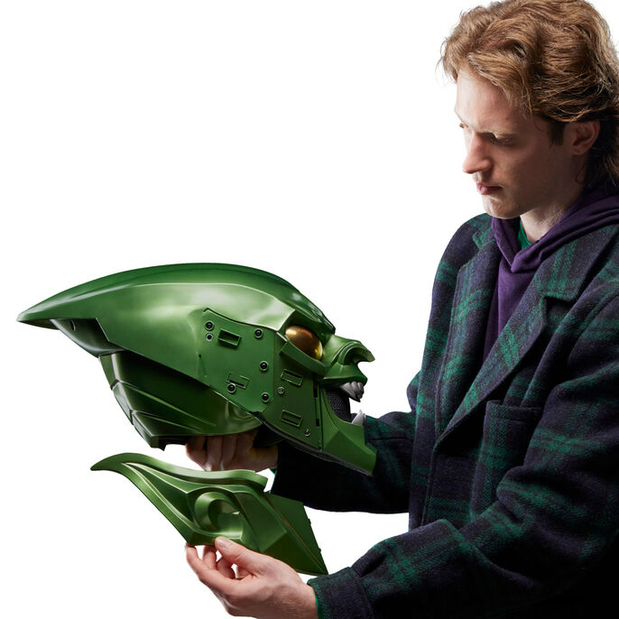 Imagen de Casco Premium Duende Verde Spiderman No Way Home Marvel parte de nuestra colección en Espadas y más, sitio oficial.