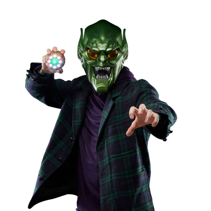 Imagen de Casco Premium Duende Verde Spiderman No Way Home Marvel parte de nuestra colección en Espadas y más, sitio oficial.