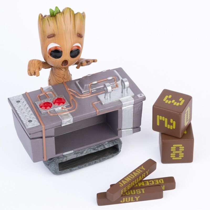 Imagen 2 de Calendario Perpetuo 3D Groot Death Button Guardianes De La Galaxia Marvel