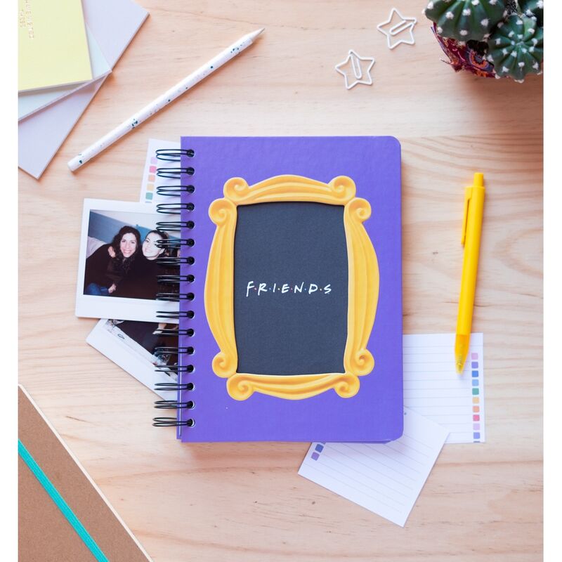 Imagen de Cuaderno A5 Friends parte de nuestra colección en Espadas y más, sitio oficial.