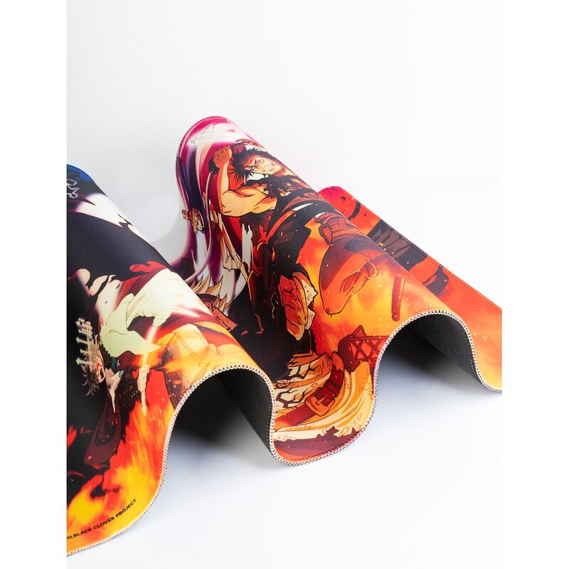 Imagen de Alfombrilla Gaming Black Clover parte de nuestra colección en Espadas y más, sitio oficial.