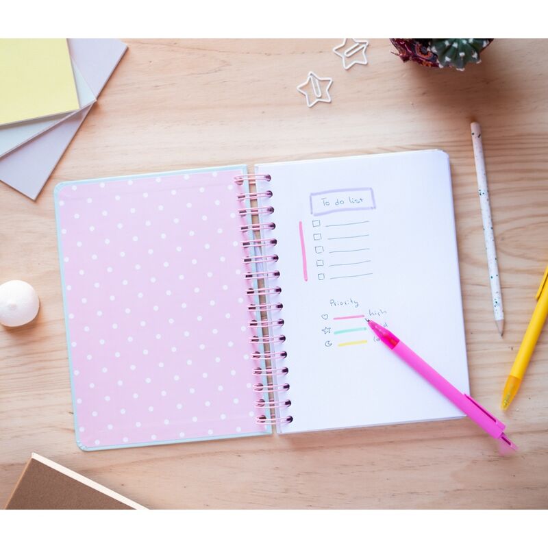 Imagen de Cuaderno A5 Foodie Pusheen parte de nuestra colección en Espadas y más, sitio oficial.