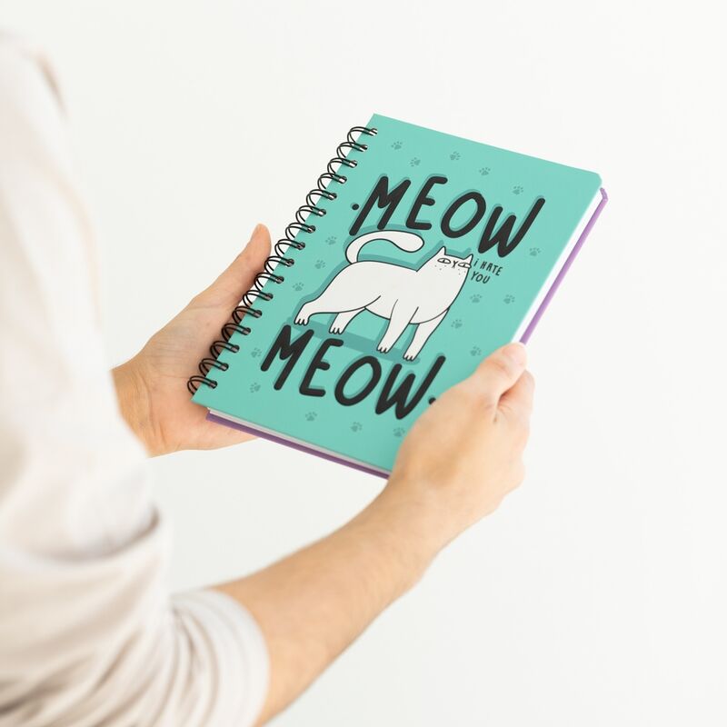 Imagen de Cuaderno A5 Meow Meow parte de nuestra colección en Espadas y más, sitio oficial.