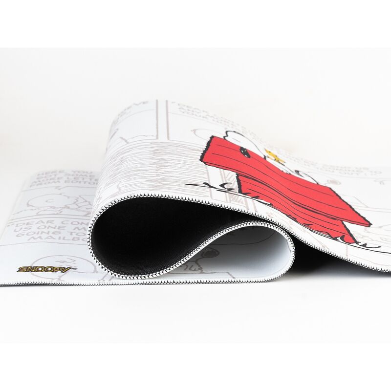 Imagen de Alfombrilla Gaming Snoopy parte de nuestra colección en Espadas y más, sitio oficial.