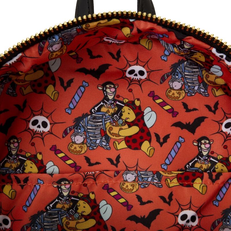 Imagen de Mochila Ladybug Winnie The Pooh Disney Loungefly 26Cm parte de nuestra colección en Espadas y más, sitio oficial.