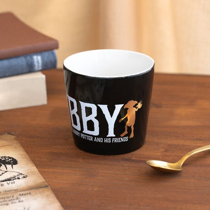 Imagen de Taza Premium Dobby Harry Potter parte de nuestra colección en Espadas y más, sitio oficial.