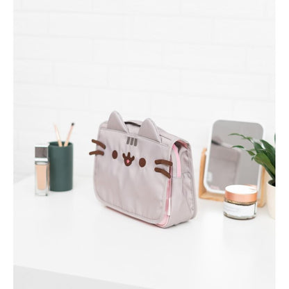 Imagen de Neceser Viaje Foodie Pusheen parte de nuestra colección en Espadas y más, sitio oficial.