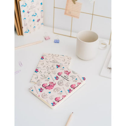 Imagen de Set 3 Cuadernos A6 Alicia En El Pais De Las Maravillas Disney parte de nuestra colección en Espadas y más, sitio oficial.