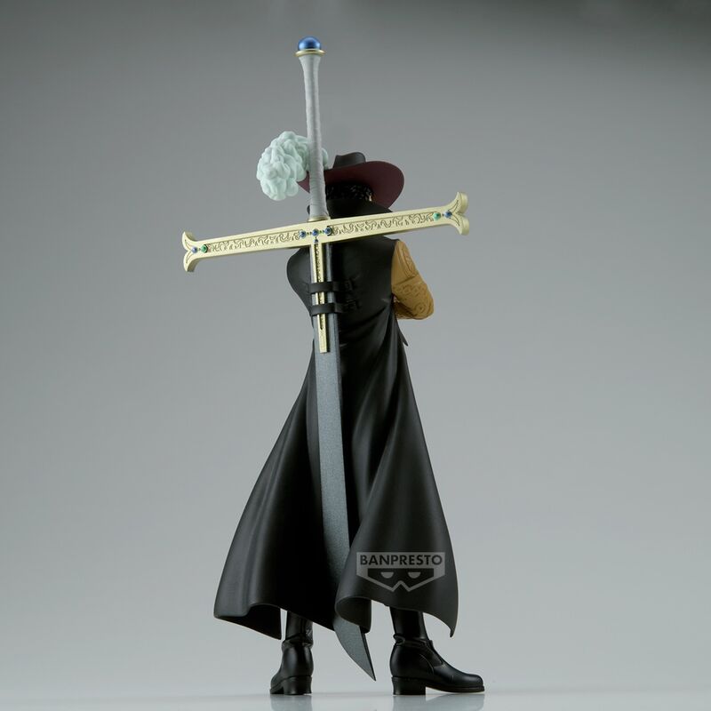 Imagen de Figura Dracule The Grandline Series One Piece 17Cm parte de nuestra colección en Espadas y más, sitio oficial.
