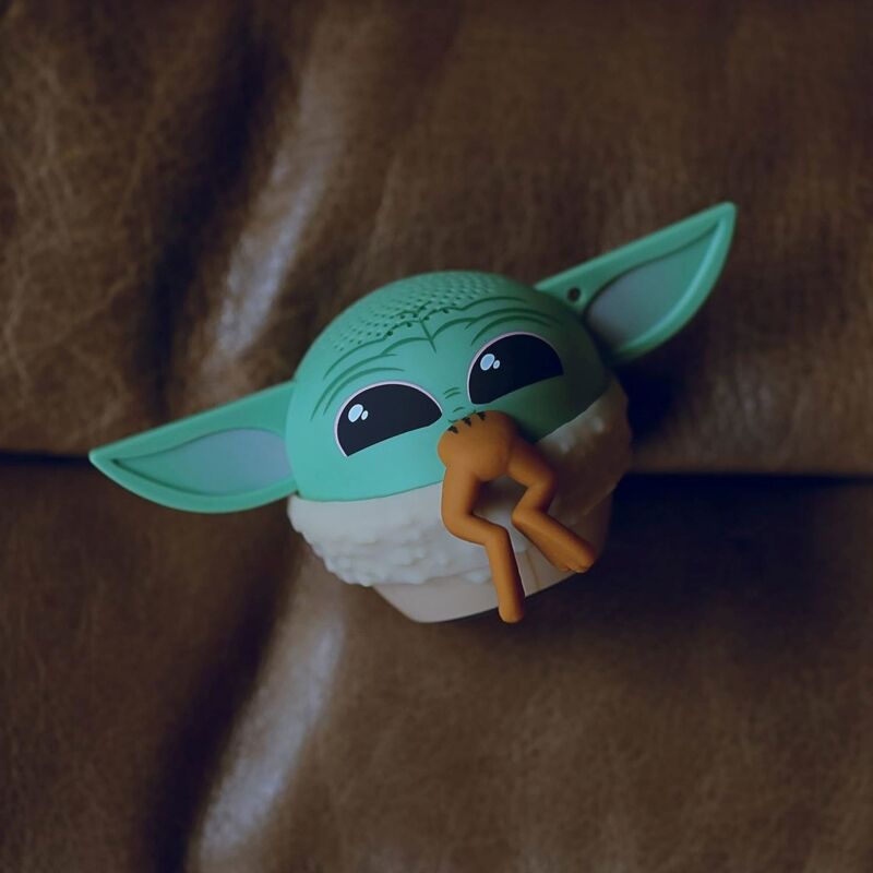 Imagen de Mini Altavoz Bluetooth Bitty Boomers Grogu Star Wars parte de nuestra colección en Espadas y más, sitio oficial.