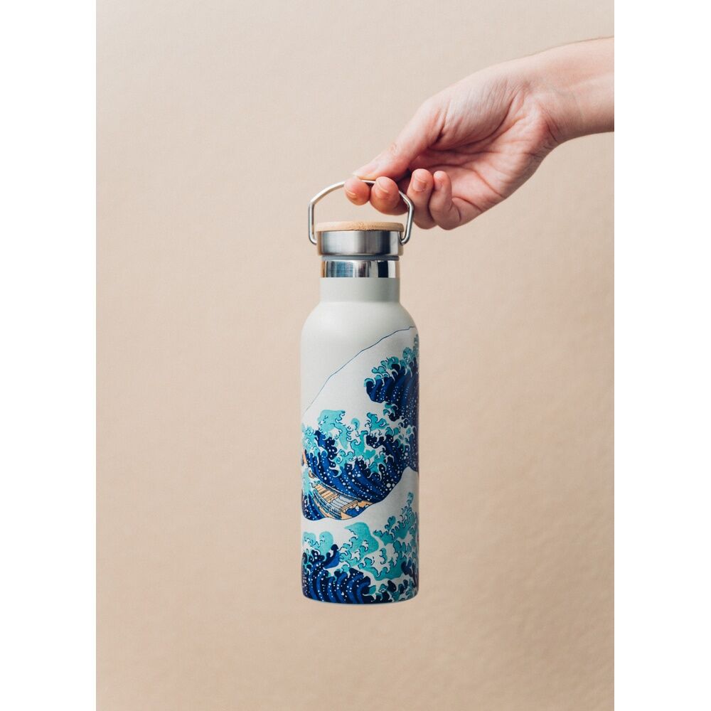 Imagen de Botella Acero Inoxidable La Gran Ola De Kanagawa Hokusai 500Ml parte de nuestra colección en Espadas y más, sitio oficial.