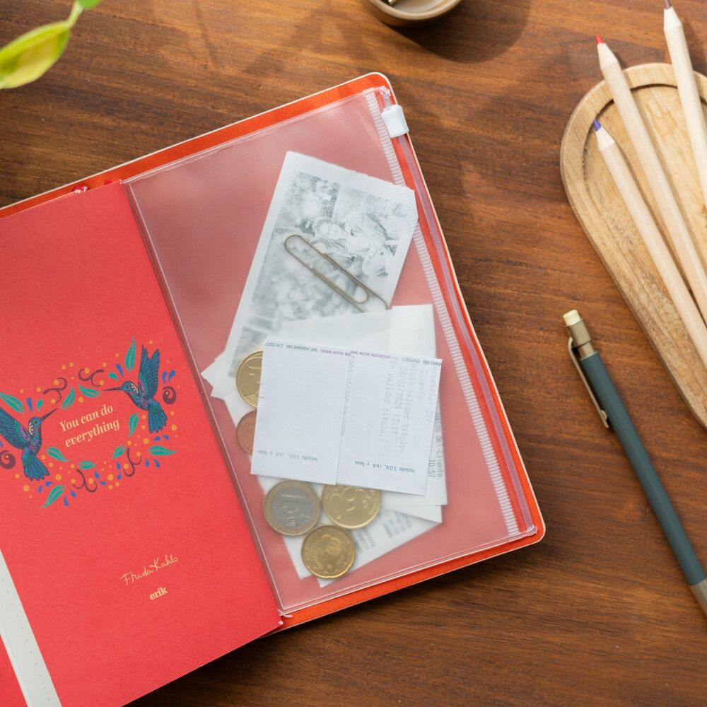 Imagen de Cuaderno De Viaje Frida Kahlo parte de nuestra colección en Espadas y más, sitio oficial.