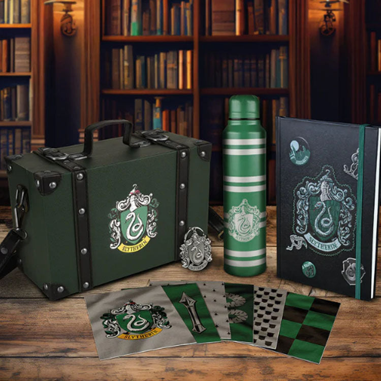 Imagen de Maletin Slytherin Harry Potter parte de nuestra colección en Espadas y más, sitio oficial.