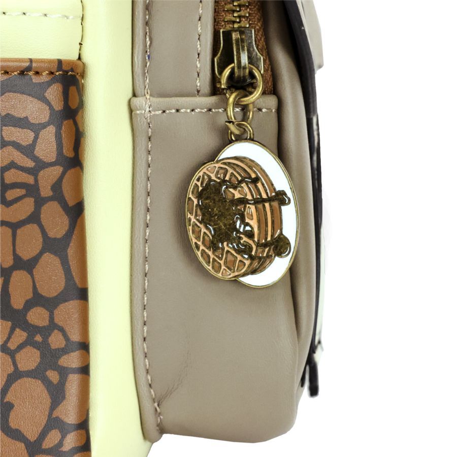 Imagen de Mochila Shrek & Donkey Shrek Loungefly 31Cm parte de nuestra colección en Espadas y más, sitio oficial.