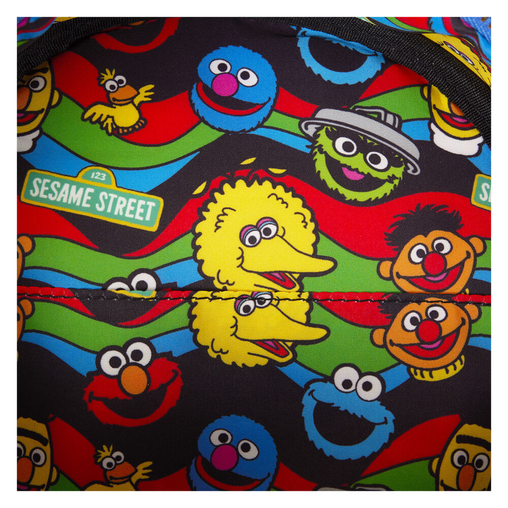 Imagen de Bolso Bandolera Lenticular Retro Tv Barrio Sesamo Loungefly parte de nuestra colección en Espadas y más, sitio oficial.