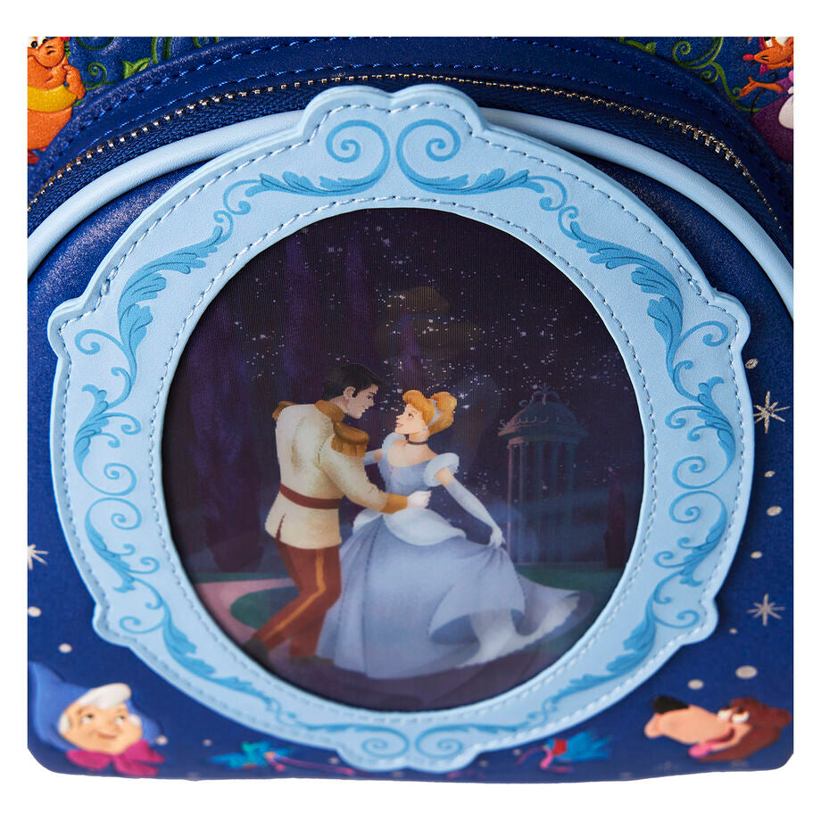 Imagen de Mochila Lenticular 75Th Anniversary La Cenicienta Disney Loungefly 26Cm parte de nuestra colección en Espadas y más, sitio oficial.