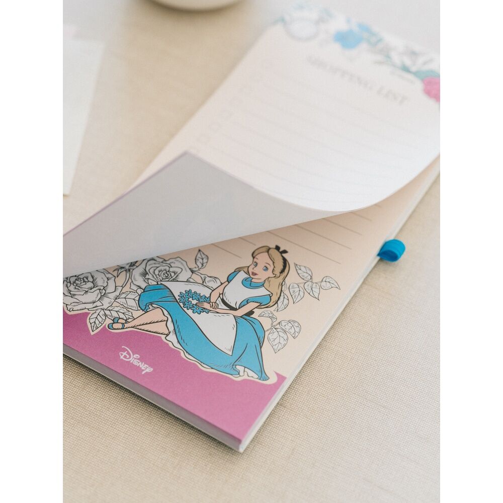 Imagen de Bloc Notas Magnetico Alicia En El Pais De Las Maravillas Disney parte de nuestra colección en Espadas y más, sitio oficial.