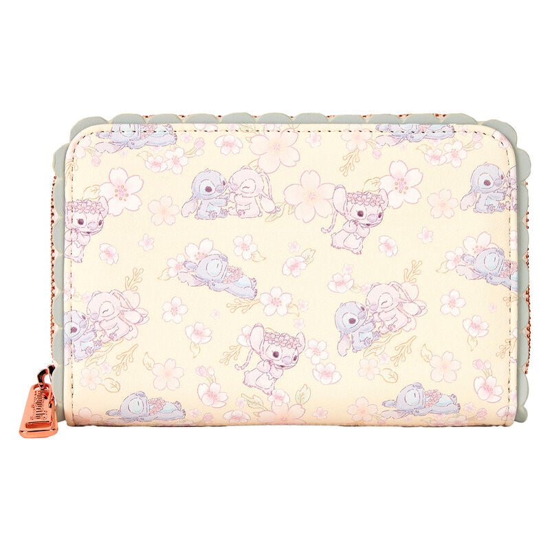 Imagen de Cartera Cherry Blossom Stitch Disney Loungefly parte de nuestra colección en Espadas y más, sitio oficial.