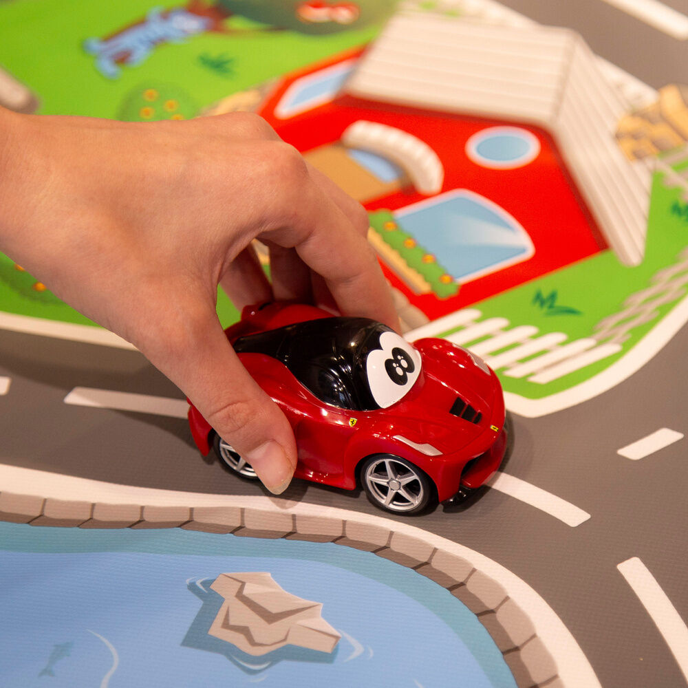 Imagen 2 - Circuito + Coche Ferrari