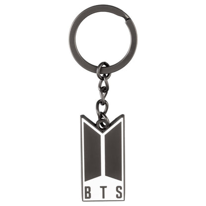 Llavero metálico oficial Logo BTS en blanco y negro
