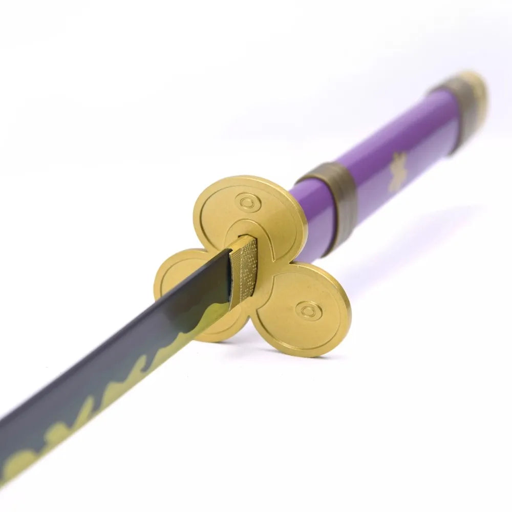 Imagen de Katana Enma de Zoro de one piece morada versión decorativa parte de nuestra colección en Espadas y más, sitio oficial.