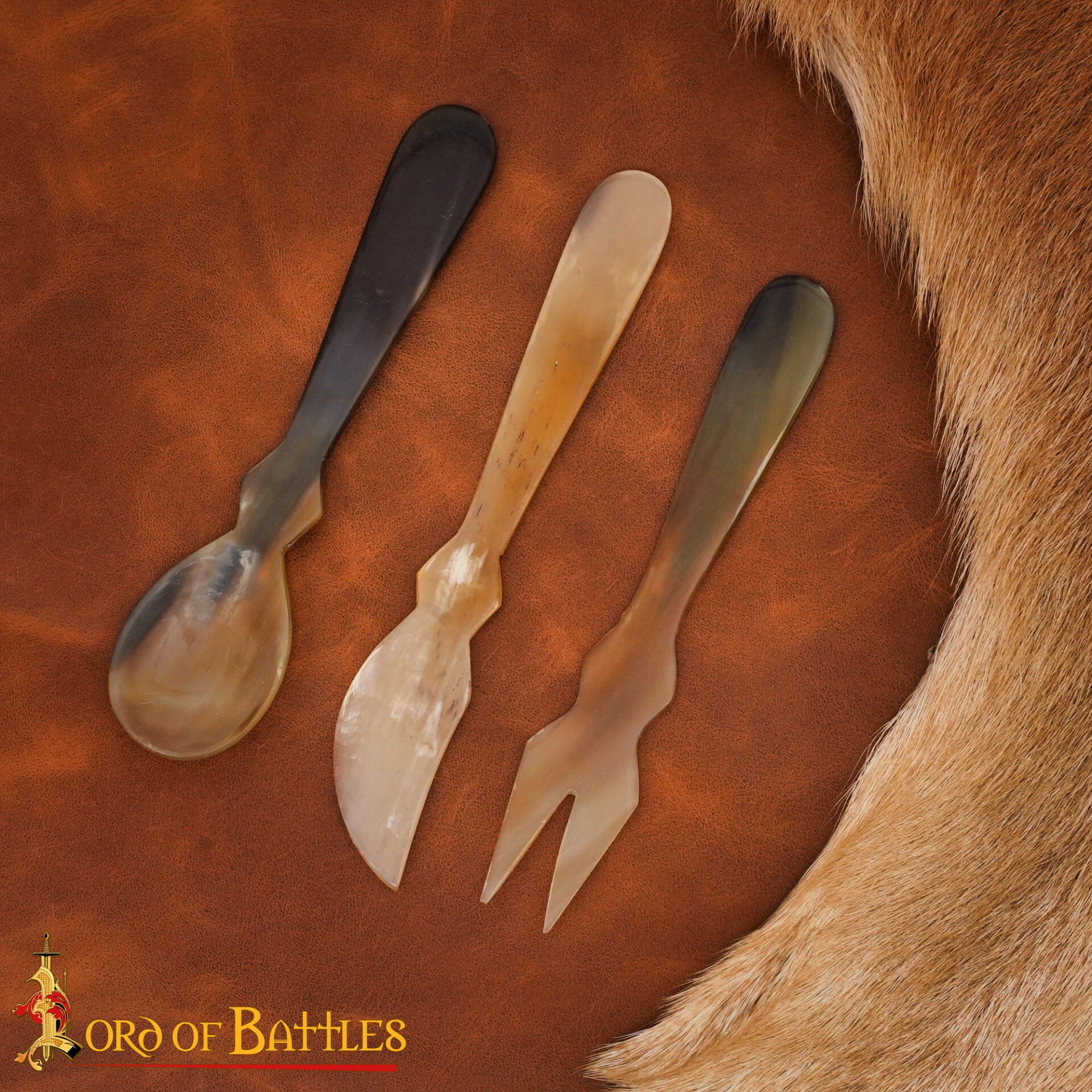 Juego de Cubiertos Medievales de Cuerno - Cuchara, Tenedor y Cuchillo Tallados a Mano - Imagen 1